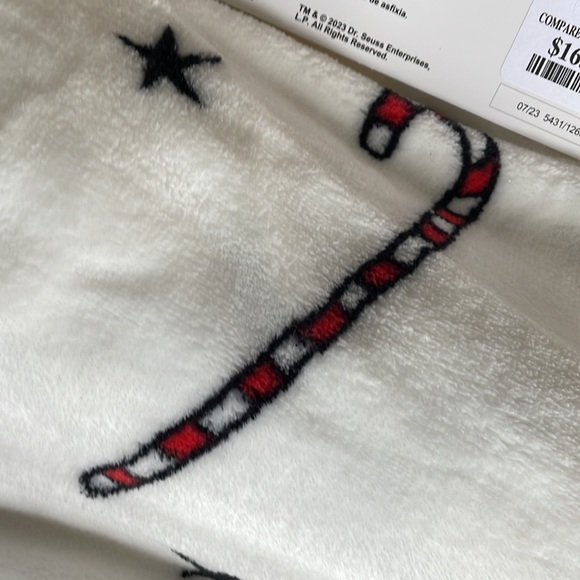 Grinch Throw Oversized LAST ONE - Picture 4 of 7